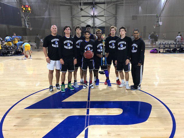 RYZEHoops's tweet photo. CONGRATS to our 8th/9th Grade Division Champs - GA Blue Devils! #SummerShootout #LetsLakePoint @LakePointIndoor https://t.co/22xwPbGu76