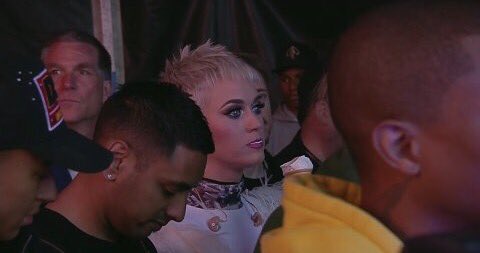 abrqmswift's tweet image. Katy es yo en la vida #OneLoveManchester