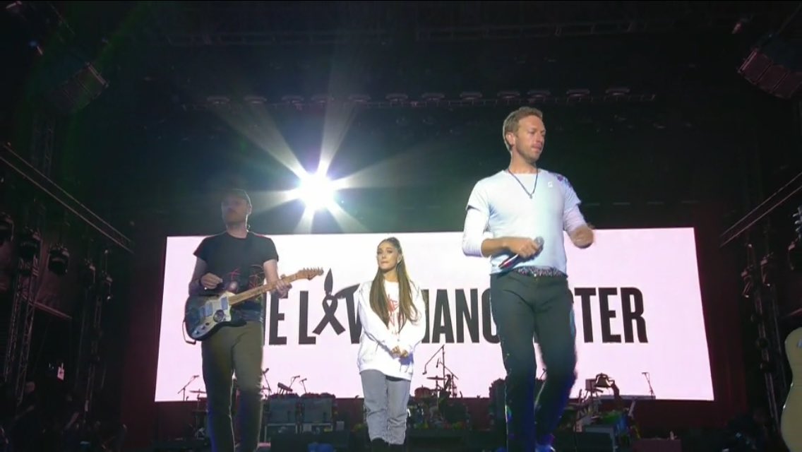 MegaStarFM's tweet image. Llega el momento emotivo de #OneLoveManchester😍😍@ArianaGrande y @coldplay Síguelo en directo en➡️ Megastar.fm