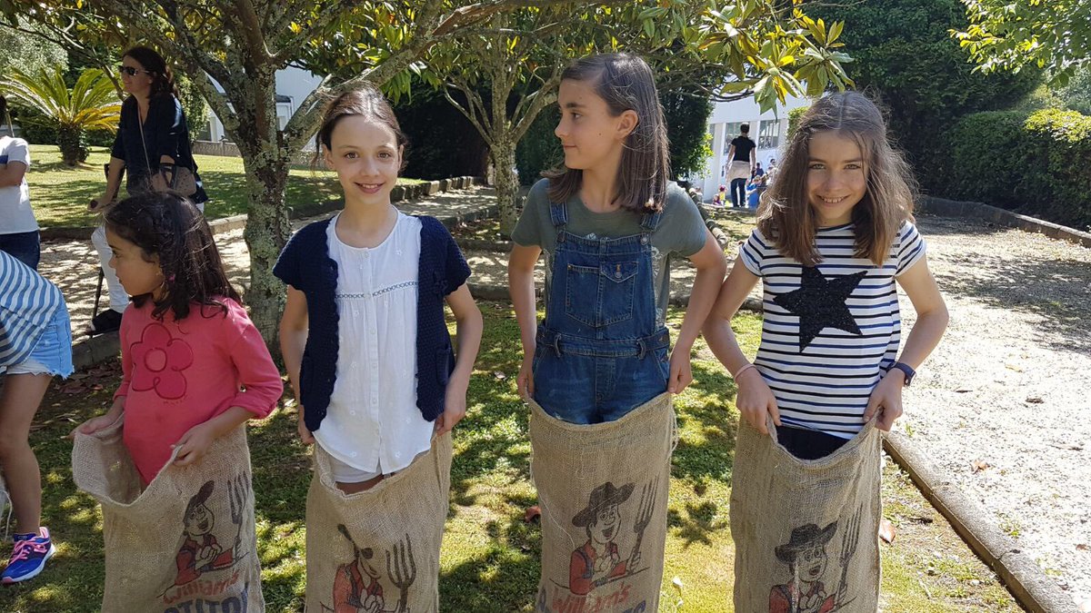 Hijas de Cristo Rey tweet media