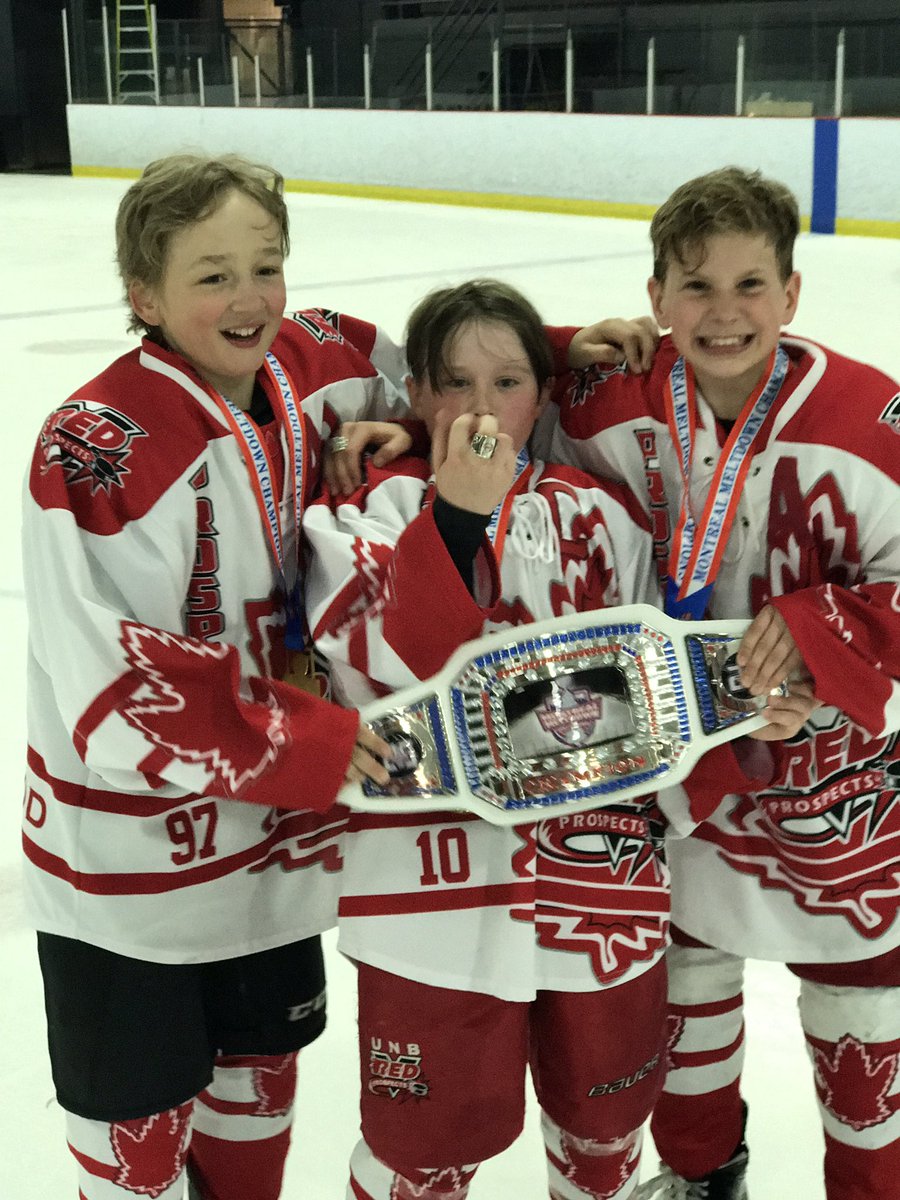 2006 VRED FANS !  A few pics of your champions.   #SpecialGroup #DivisionOneChamps #VREDSHockey