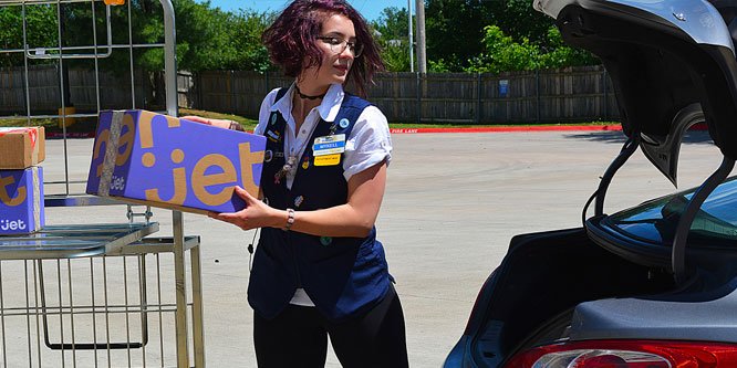 TecsysRetail's tweet image. Can #Walmart workers deliver better last mile results on their way home from work? – #RetailWire hubs.ly/H07HzVZ0 by @retailwire