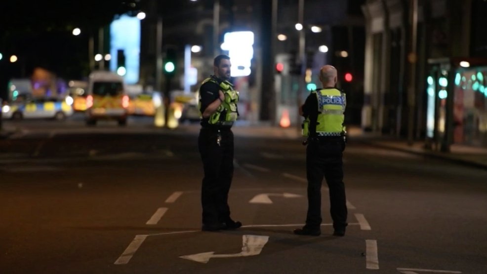 Policía #británica detiene 12 sospechosos y analizan conexiones terroristas | bit.ly/2rU08HG