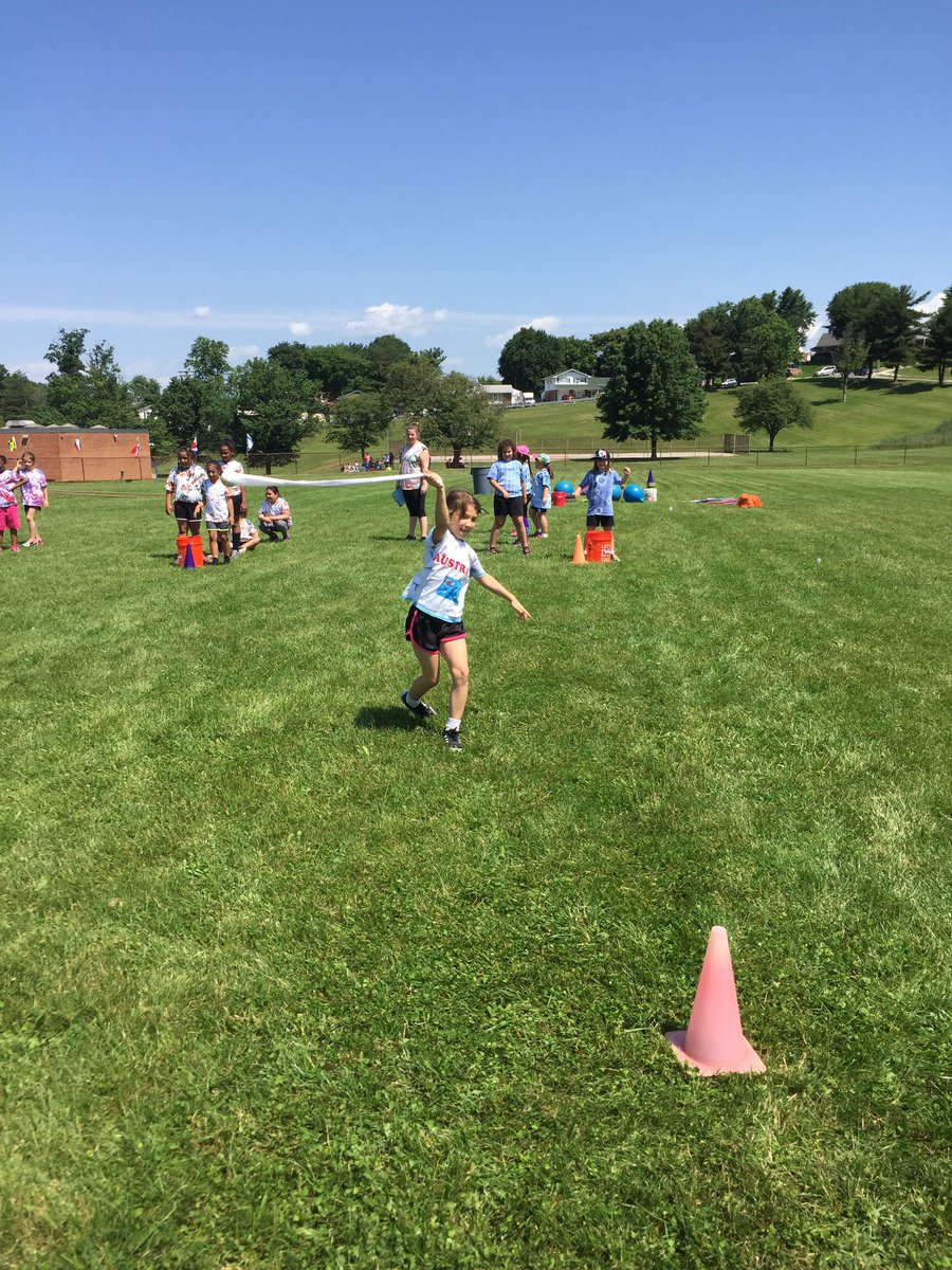 Mrs_Funkhouser's tweet photo. Sports Day fun!  Sorry boys, I recorded your relay backwards. https://t.co/KBRdWNHmlX