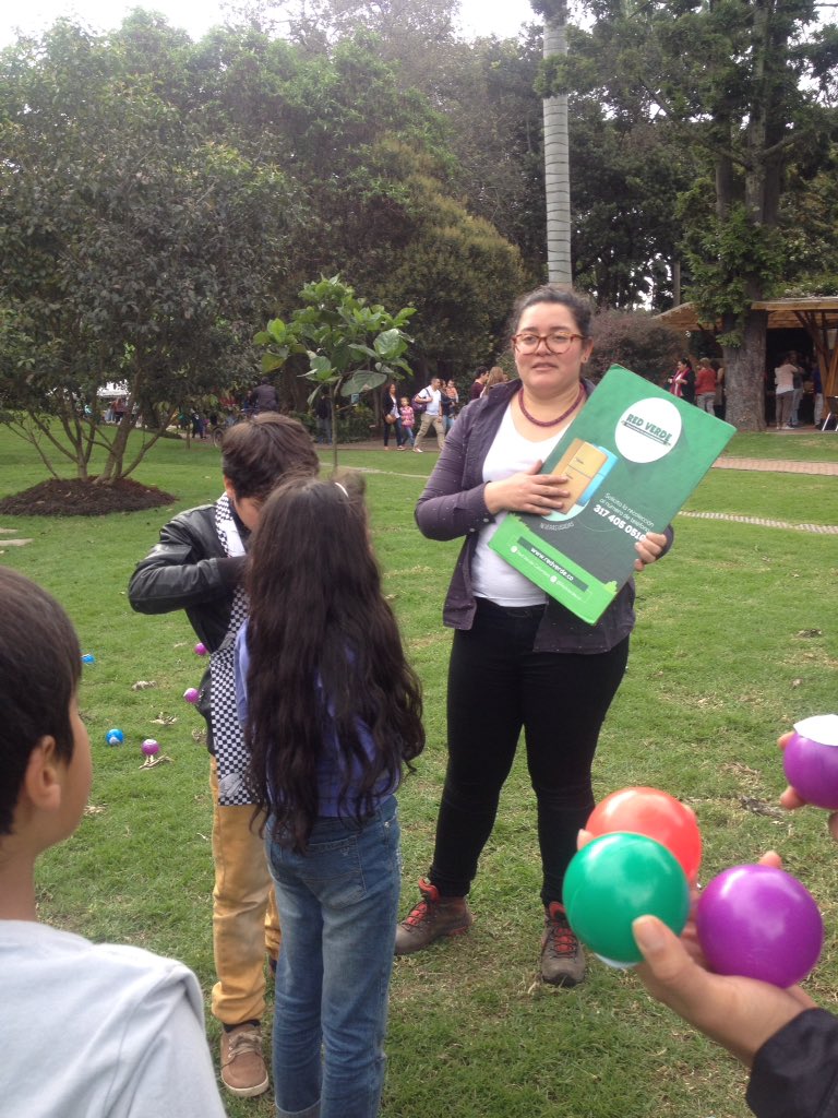 AlbaCeSandoval's tweet photo. Juegos y diversión para aprender a reciclar residuos posconsumo ♻️💿💻🔋 seguimos multiplicando a través de la educación ambiental. https://t.co/ZeAoN6OmHM