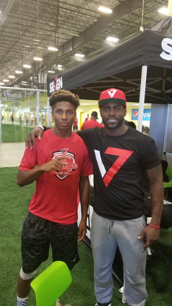 malston219's tweet photo. Myles Alston putting in work https://t.co/VhbSfB9yBk