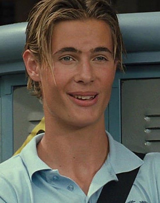 soelsister's tweet image. good morning to everyone except josh because he only liked mia when he found out she was a princess &amp;amp; didn&apos;t give her a foot-poppin kiss