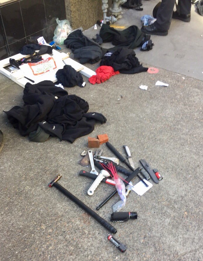 DBg_5CCUIAAnSDQ.jpg:large