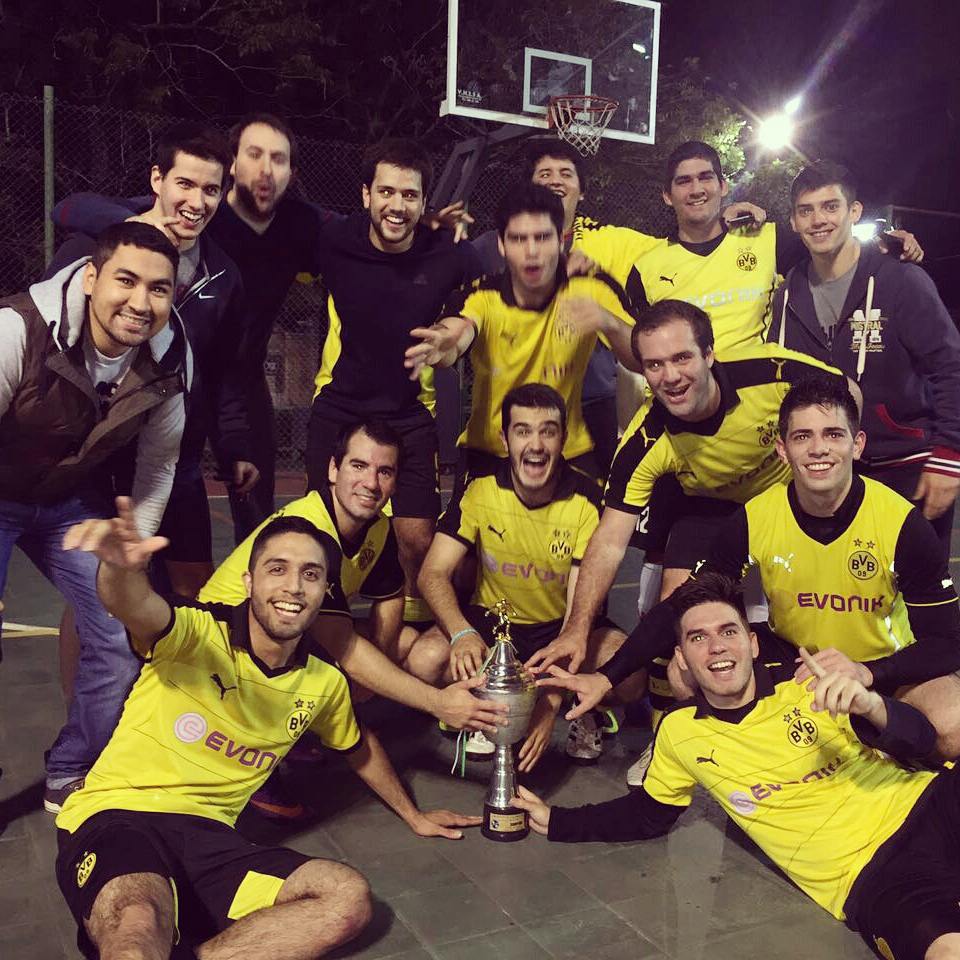 borussia2010A's tweet photo. ¡Campeones Torneo de Verano 2017! 🏆🏅🍻 #DaleCampeón #VamosBoru #pasionexa https://t.co/dFfGbibrCW