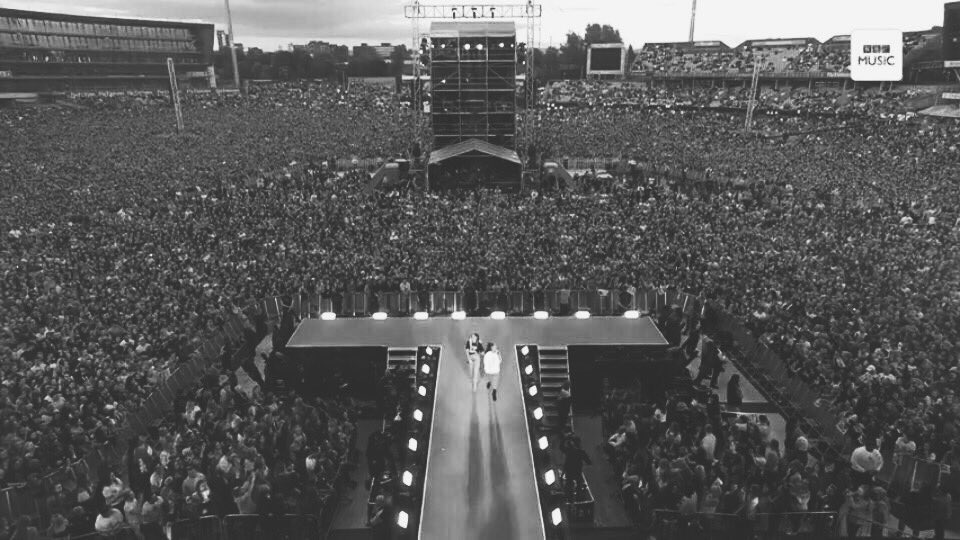 Este día quedará marcado en la historia de la musica por siempre.
Es un día que nunca olvidaremos❤ #OneLoveManchester