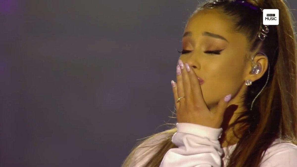 Itsstassiebae's tweet photo. She deserves all❤  #OneLoveManchester 
@ArianaGrande https://t.co/8EvsjelfRD