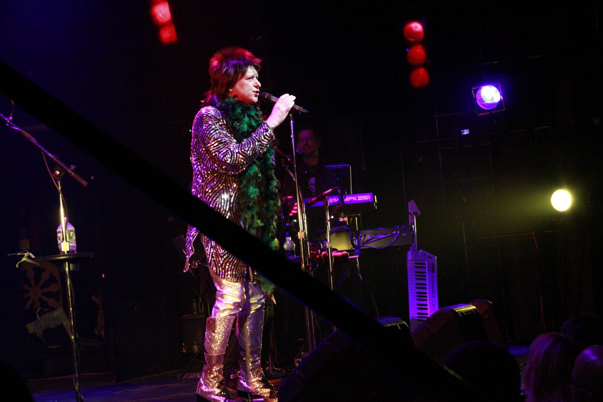 DTCabaret's tweet image. Check out Star-Man rockin' the #DCT stage in an exciting theatrical tribute to David Bowie! member.mycabaret.org