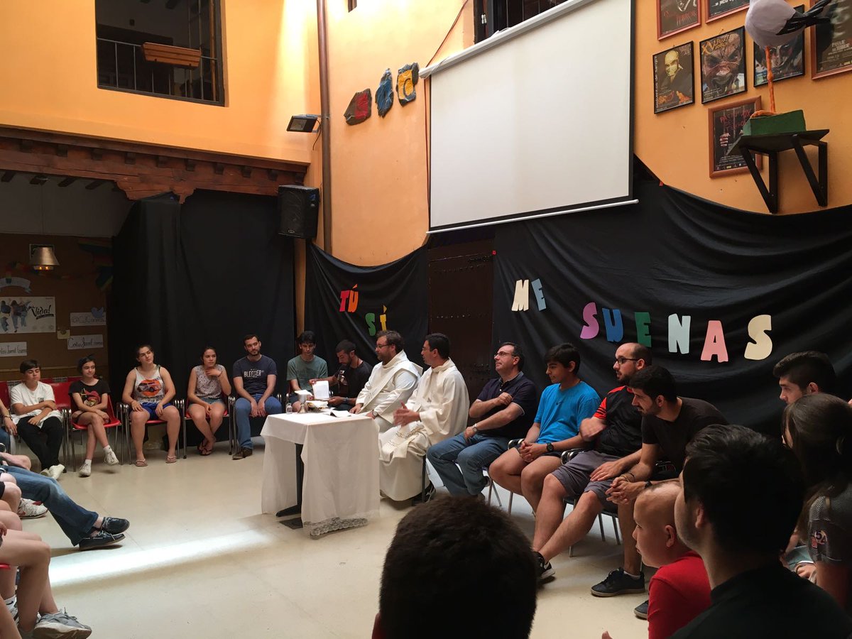 CJCisneros_'s tweet photo. Ayer pasamos un día estupendo ensayando, conviviendo y preparando nuestro show de Tú sí me suenas... ¡El esfuerzo mereció la pena! #CJC 🙃 https://t.co/9iVYdCcNeu