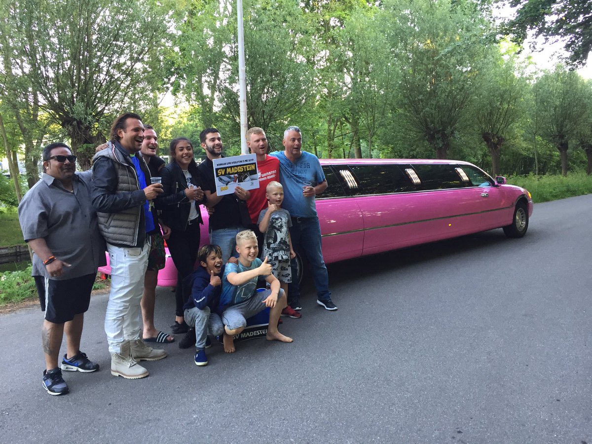 Limonodignl's tweet photo. De #winnaars van de #bobcampagne met de #rozelimo thuisgebracht #DenHaag #Delft #Zoetermeer @BOBsportZH @GemeenteDenHaag #SVMadestein https://t.co/K4mTgVuSRy