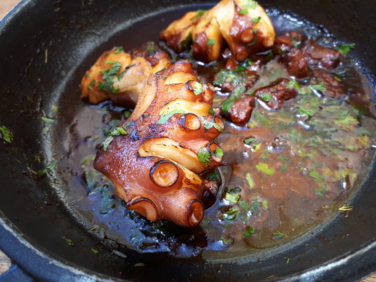 Musclos +coco #tiradito d sírvia +gelat d rocoto #arròs d peix #pop +sobrassada d porc negre, plats <a href="/DavidReartes/">David Reartes</a> a <a href="/calagracioneta/">El Chiringuito Ibiza</a> #Eivissa