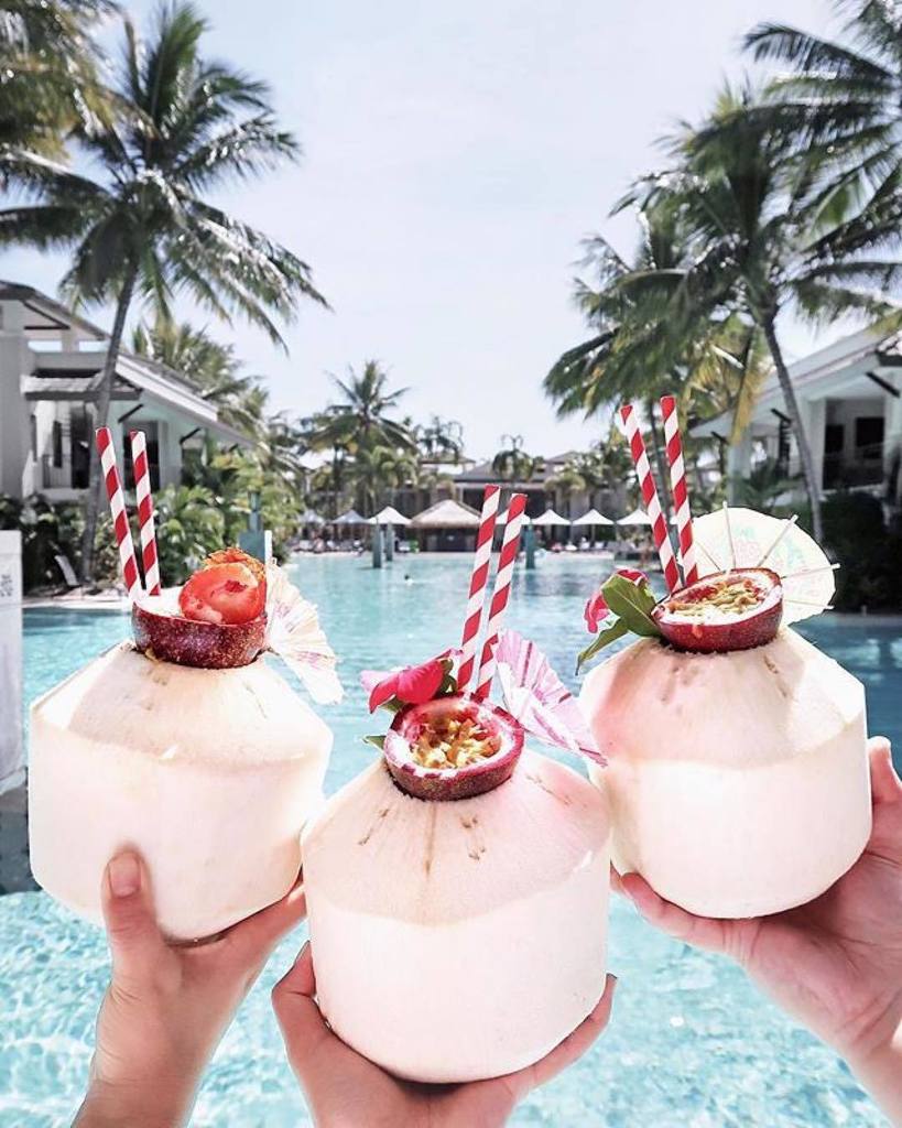 What a happy bunch of coconuts! @pullmanportdouglas welcomed their #AccorHotelsWintervention guests with refreshing tropical drinks - serve…