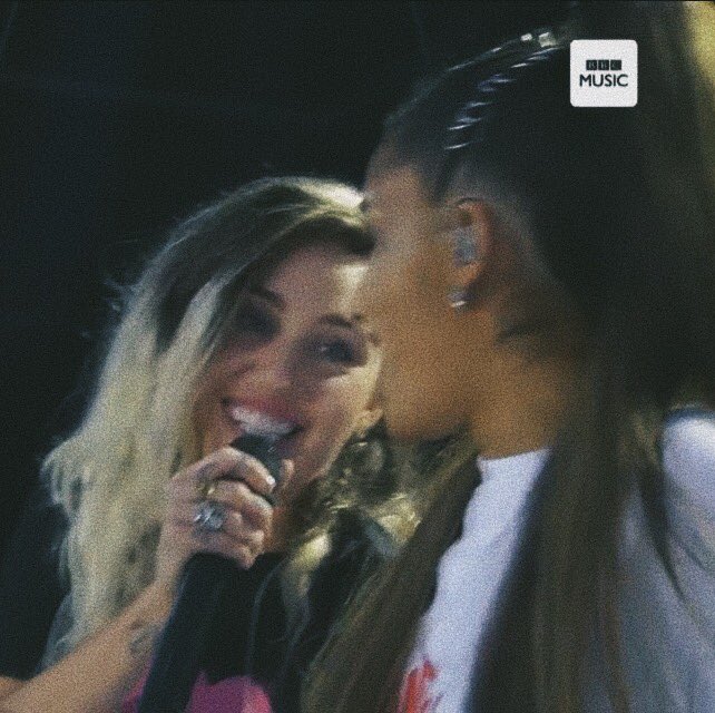 ietarianaiive's tweet photo. Invented friendship &amp; being friends https://t.co/QDTtAhc3JD