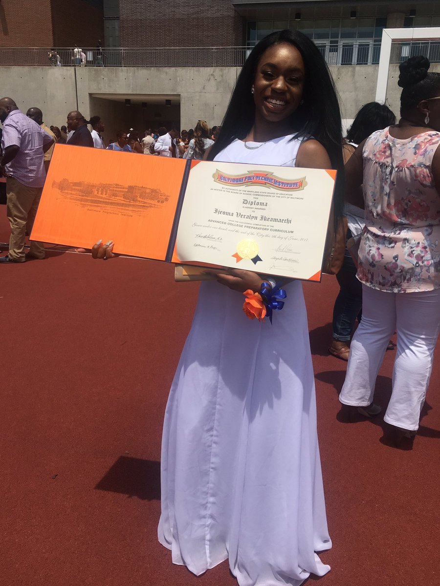 astoldbyivii's tweet image. Ring, ring, let freedom ring 🔔 Proud to be a Poly Alumna 🔶🔷 #PolyAlumni #GRADUATIONDAY #twodiplomas