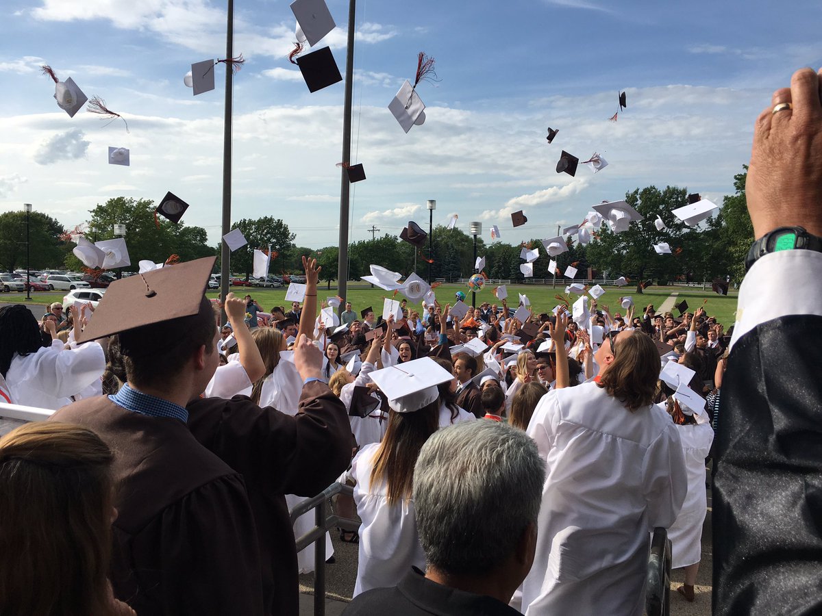 sn_sylvania's tweet photo. Congratulations to the 2017 Sylvania Southview graduates!@SylvaniaSchools @McMurrray https://t.co/qadf7hXj4I