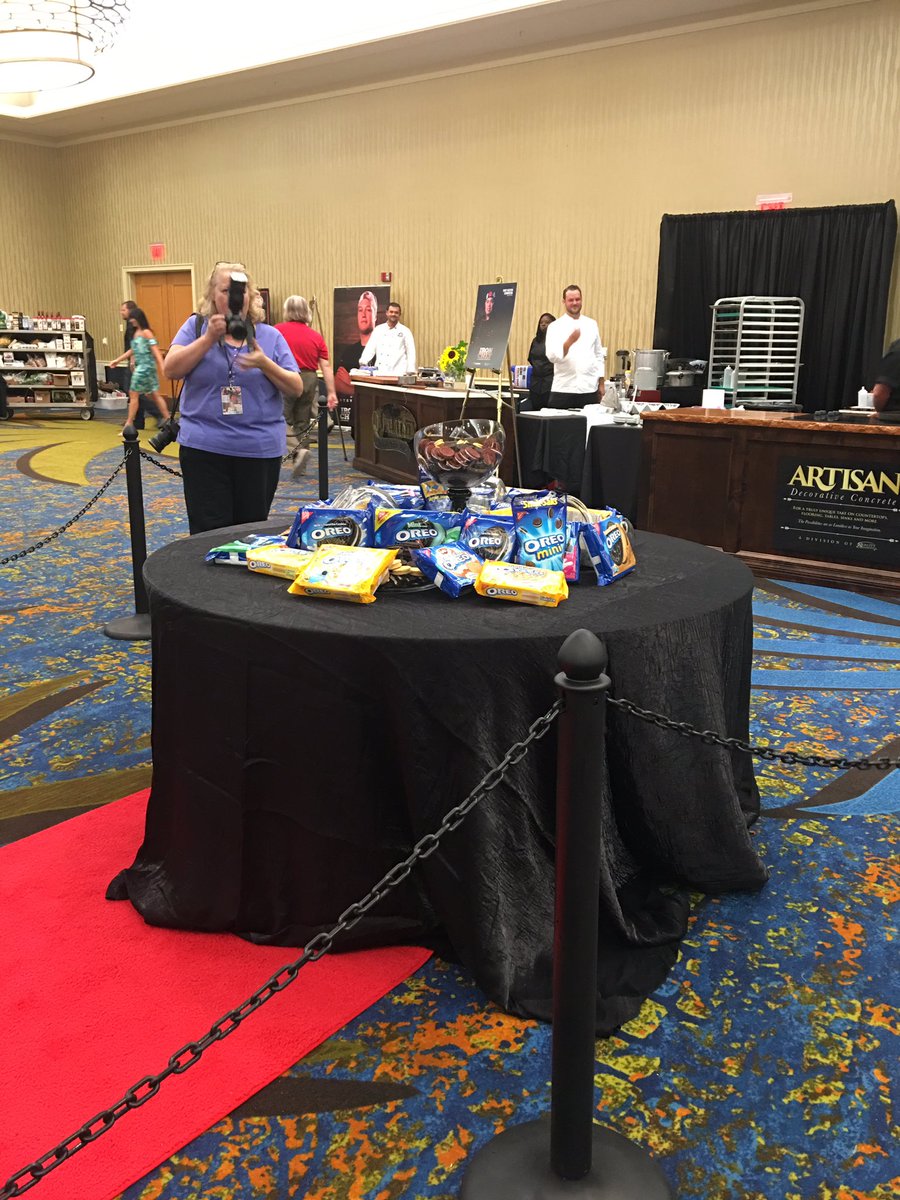 tastegville's tweet photo. And the secret ingredient this year at #TOGG2017 is..... OREOS! #IronChefCompetition Good luck chefs! https://t.co/raD4yOwpsm