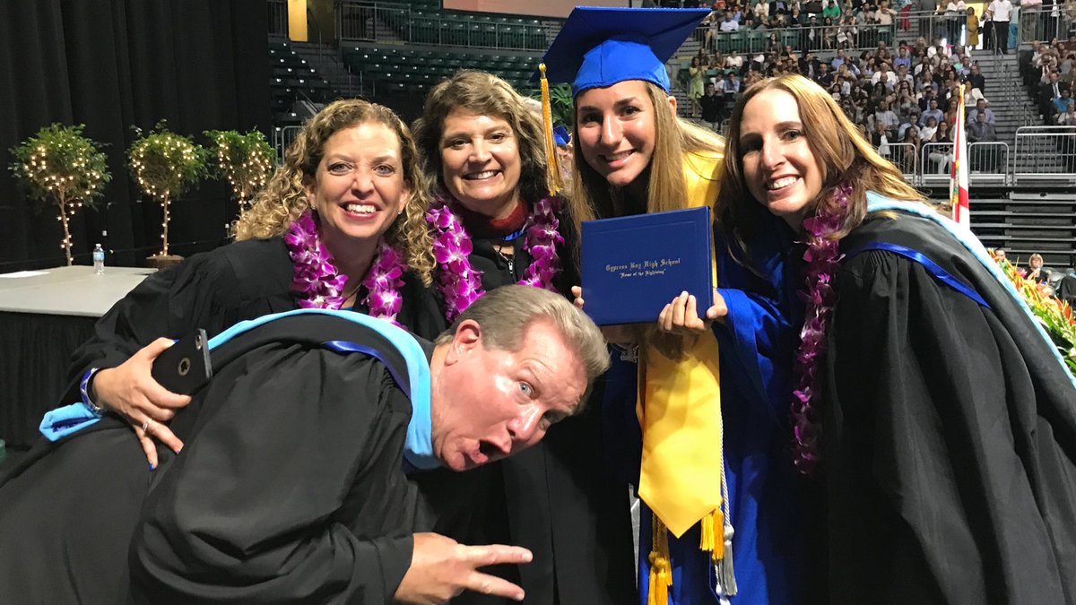 BCPSChiefSI's tweet photo. The last Cypress Bay HS grad has crossed the stage! #BCPSGRADS @browardschools https://t.co/Wg0ABEk31g