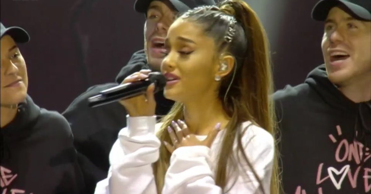 OneLoveManchstr's tweet photo. For someone to have the guts to organise and go out and perform like Ariana did, I just don't have words #OneLoveManchester https://t.co/mZCRmvTozB