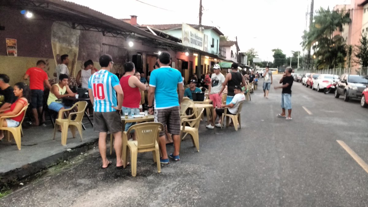 TudaoeTudinho's tweet photo. Em frente do conjunto Wlisses Guimarães. Cadê a Prefeitura? É arriscado trafegar neste espaço porque os bêbados estão no meio da rua! https://t.co/nqEcmjaSUi