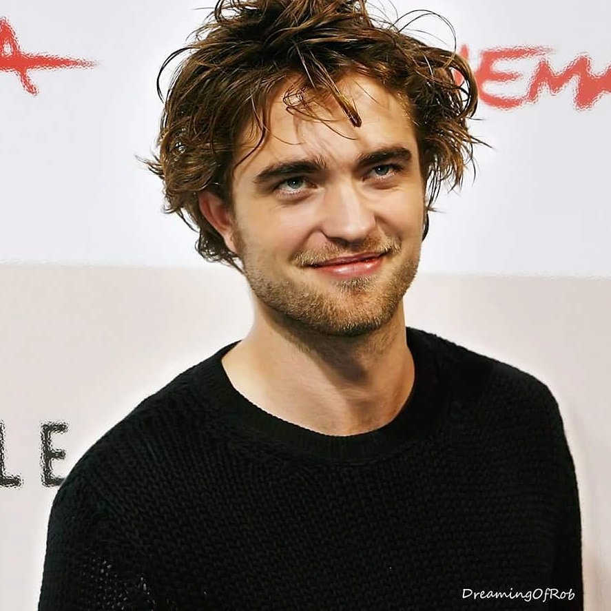 NereGurutxeta's tweet photo. Good night and sweet dreams! 
#robpattinson https://t.co/c511Q93mQ4