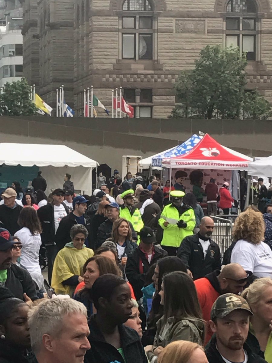 marksaunders_TO's tweet photo. Thx everyone who supported Team @TorontoPolice @ today's @autismspeaksCAN walk | It makes a difference in the lives of many, inc my son Gray https://t.co/1JCZodibiy