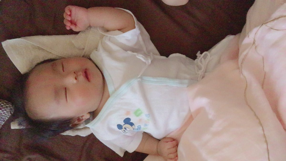0626Fuka's tweet photo. 煌史ぐずっとったからミルクだけあげて洗濯物干してきたら、珍しく泣いてなくて静かやったからどーしたんやろおもたら寝とった☺️抱っこせんと1人で寝たん初や〜成長やあ〜嬉しい可愛い💕 https://t.co/bilA1T4K2Z