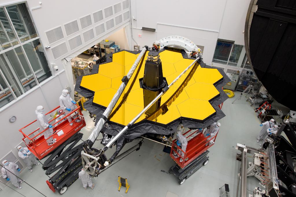 NASA's tweet photo. Ever wanted to be a fly on the wall? Our "Webb-cam" lets you! Keep an eye on @NASAWebb as it all comes together: 
https://t.co/REk14WhDEr https://t.co/Dpku7bFyCR