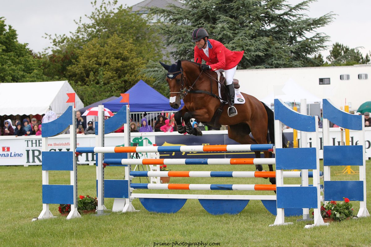 USequestrian's tweet photo. .@LandRoverUSA /USEF grant recipients Phillip Dutton & Z were 5th in the @Tatts2017 Int HT CCI3* #tatts2017
Read: https://t.co/vX3Otsir2c https://t.co/mOcgVHNsXU