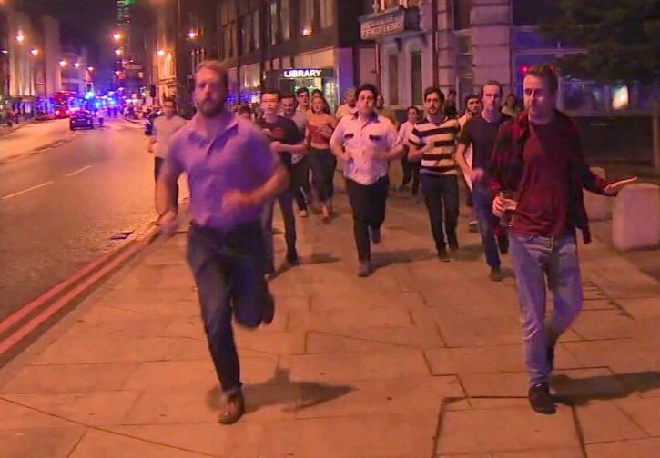 Caught in a terror attack? If you must leave the #pub, remember to save your #beer 🍺🇬🇧 #londonterrorattack #blitzspirit #BritishThreatLevels