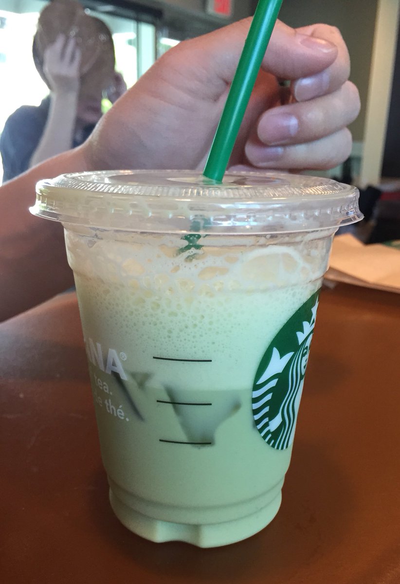 lylilau's tweet photo. @StarbucksCanada ordered a light ice, iced green tea latte and 1/3 was foam >.<|| https://t.co/eQ8CZ7zkPe