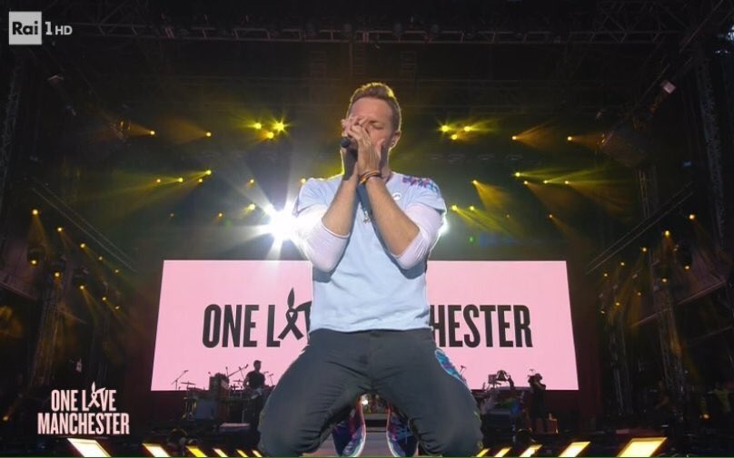 IncorrectasCom's tweet photo. Imposible no emocionarse con el concierto #OneLoveManchester en respuesta a aquellos que intentan arruinar nuestro mundo con su intolerancia https://t.co/Sju8IVjOkP