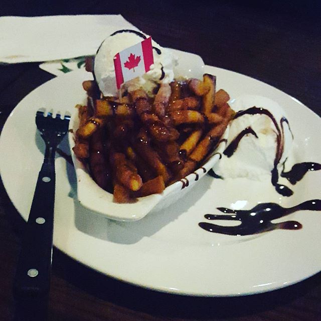 TheCDNBrewhouse's tweet photo. #NomNomNom #BrewFood #DessertPoutine https://t.co/CFabtOkrzE