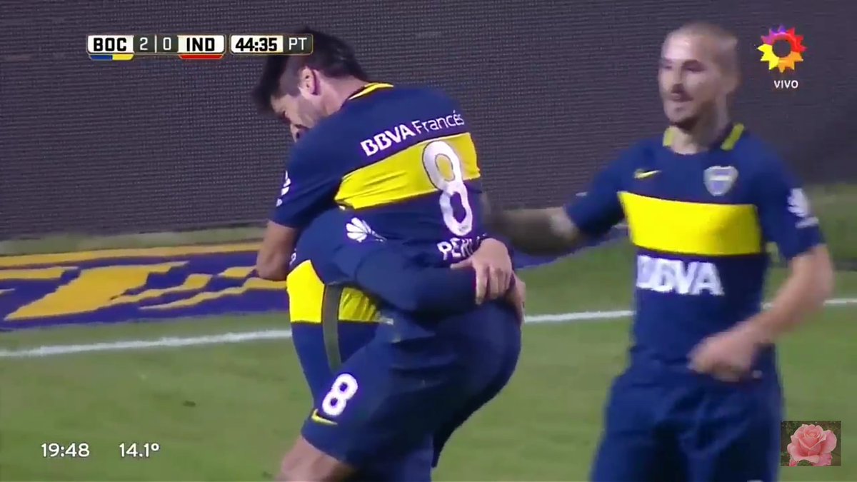 marcelopollio's tweet photo. Es para vos...es para vos... gallina p....la p... Que te p....😂😂😂 Golazo #Boca2-IND0 @BocaJrsOficial @La12tuittera https://t.co/1YWFNZYOcM