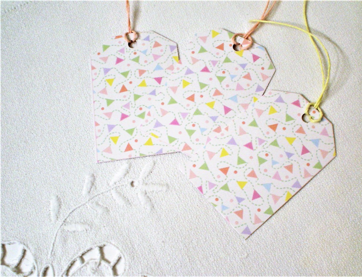 DiMoltiColori's tweet photo. Bunting motif #tags https://t.co/VoUADcbg46 #gift #wrap #hang #thankyou #packaging #decor #favortag #birthday #bridal #baby #shower #wedding https://t.co/g4tBB3sxKW