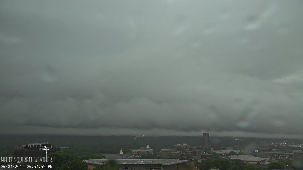 WKUweather's tweet image. Nice shelf cloud moving through #WKU right now.