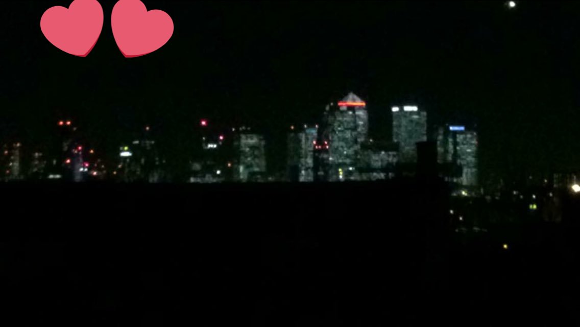 chatterboxl3Z's tweet photo. Together we're strong #onelove https://t.co/lwCurGCmpi