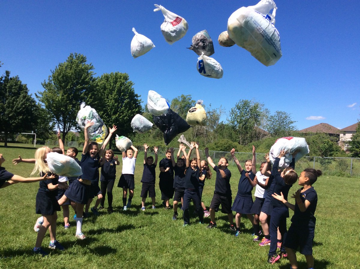 hnomces's tweet photo. Plastic Bag Challenge organized by Eco Team at HNOM
#PlasticBagGrab https://t.co/maoYyX69gO