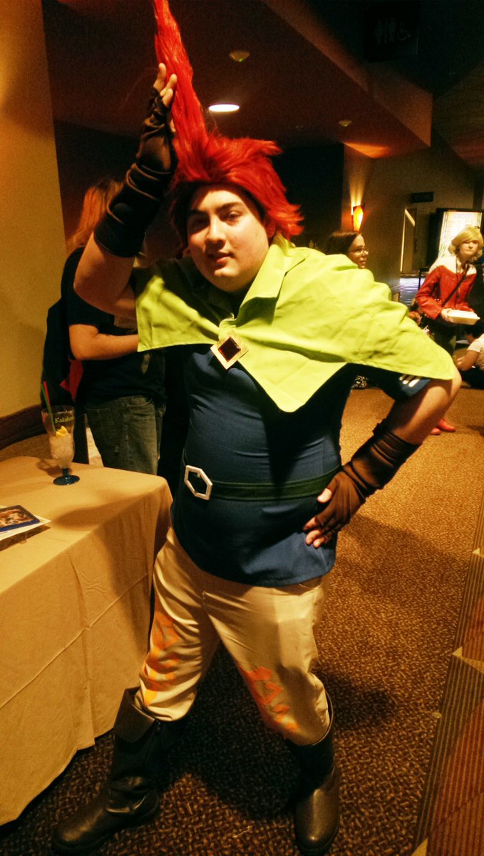 OP_Tsuna's tweet photo. #ColossalCon16 Pictures https://t.co/UeEahwegej