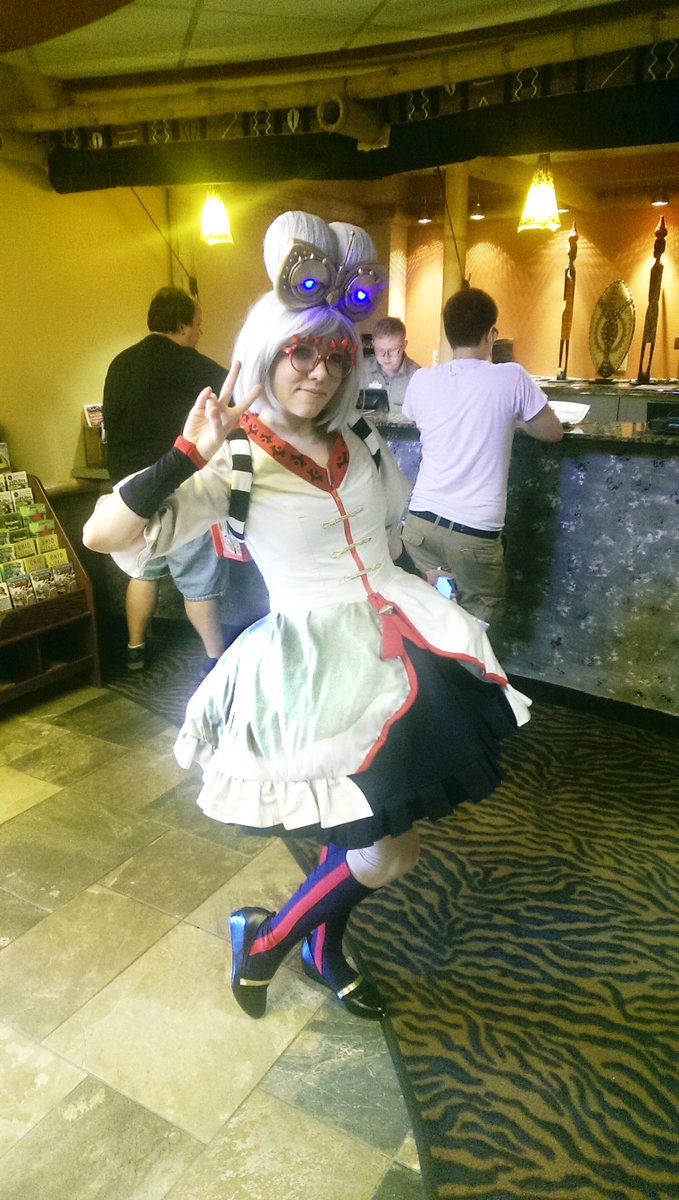 OP_Tsuna's tweet photo. #ColossalCon16 Pictures https://t.co/UeEahwegej