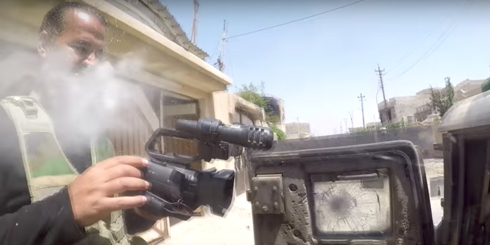 TaskandPurpose's tweet image. Watch An Iraqi Journalist’s GoPro Deflect An ISIS Sniper’s Bullet In Mosul bit.ly/2rzsapb