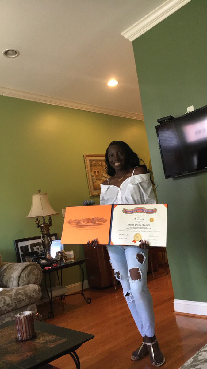 Nadia_beauti's tweet image. #polyalumni 🔶🔹👩🏿‍🎓