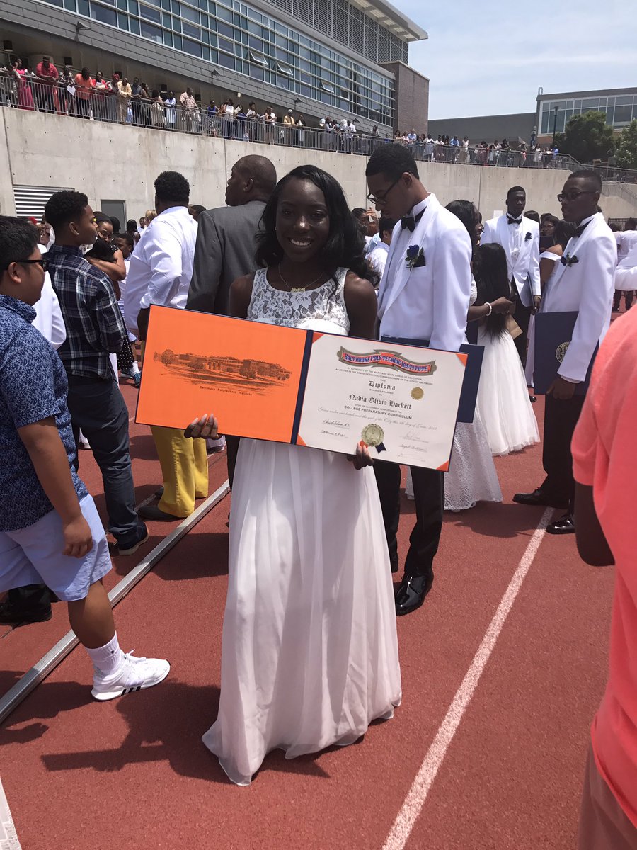 Nadia_beauti's tweet image. #polyalumni 🔶🔹👩🏿‍🎓
