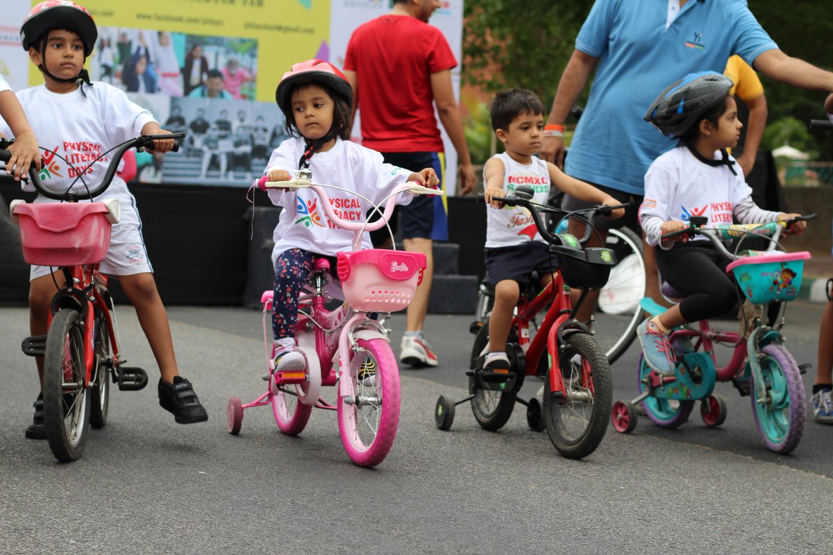 VishaReddy's tweet photo. Wish all roads in #Hyderabad to be this CUTE. 2km Kids #RideforNature. Week 17 of @PLdays_Hyd and getting bigger. https://t.co/QGusOFqmHJ