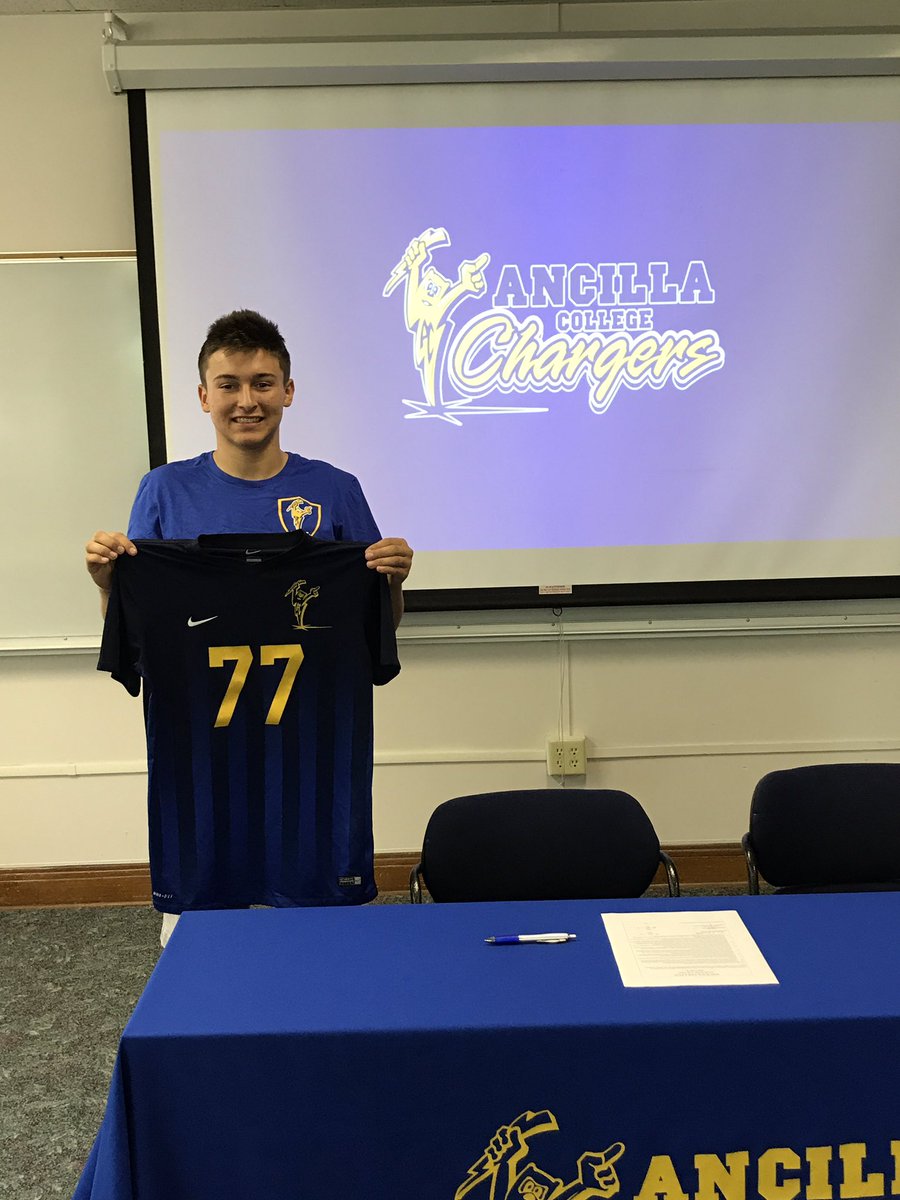 Charger_Soccer's tweet photo. Vinnie Connett is a Charger ⚡️⚡️#BOOM https://t.co/hnW7LH3qJz