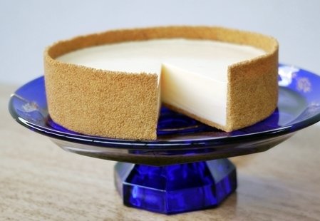 アmeる ハウスオブフレーバーズのチーズケーキ 大 15 000 濃厚そうで２層になっている このチーズケーキをぜひとも食べてみたいです