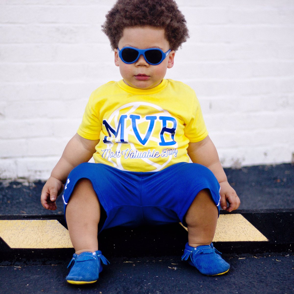 babylandonlee's tweet photo. 🏀 This ain't last year! #GSWvsCAVS #GSWarriors #DubNation #NBAFinals2017 #stuffcurry https://t.co/cJRH8acnoK